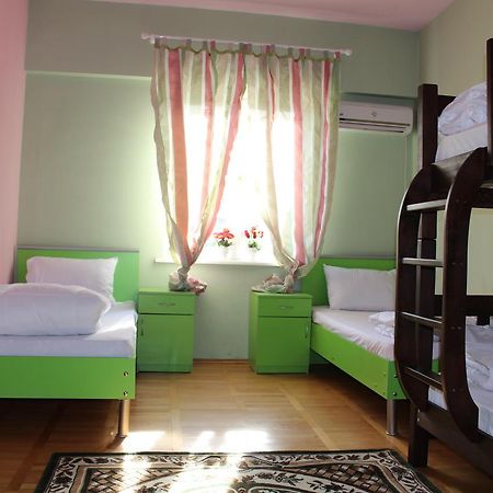 Herrmas Hostel Tbiliszi Kültér fotó
