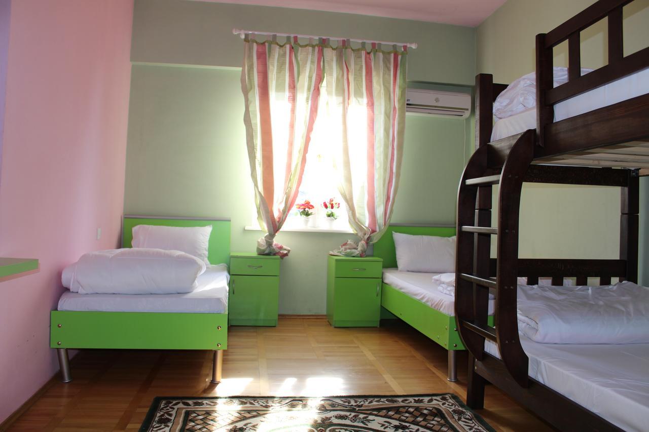 Herrmas Hostel Tbiliszi Kültér fotó