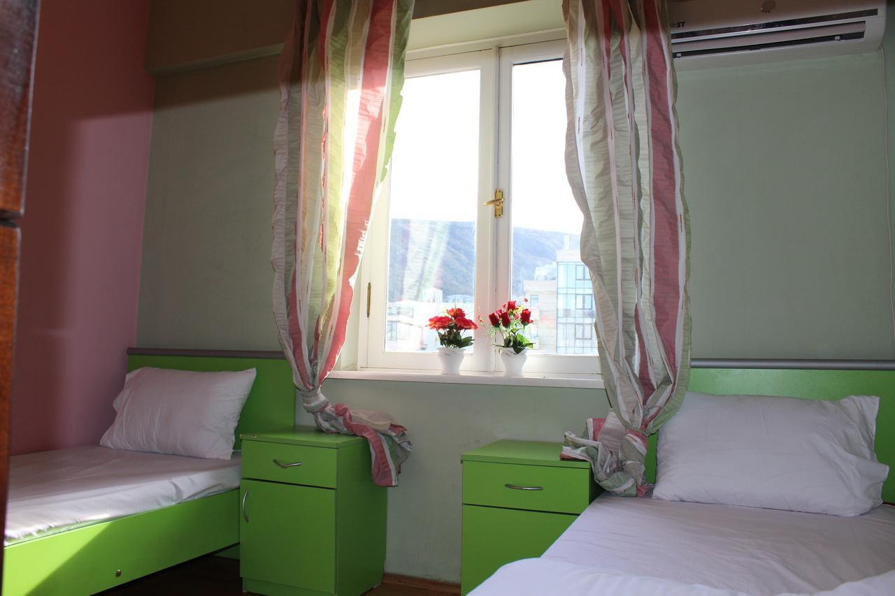 Herrmas Hostel Tbiliszi Kültér fotó