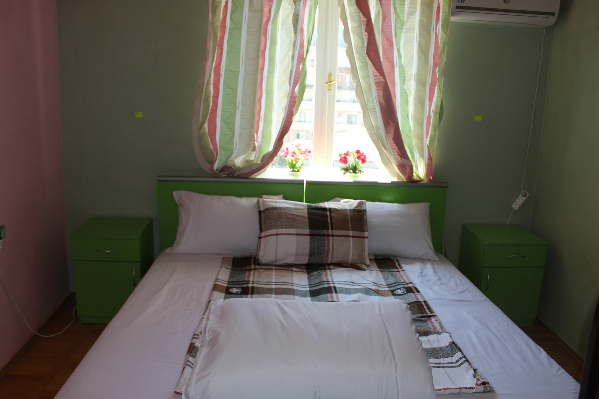 Herrmas Hostel Tbiliszi Kültér fotó